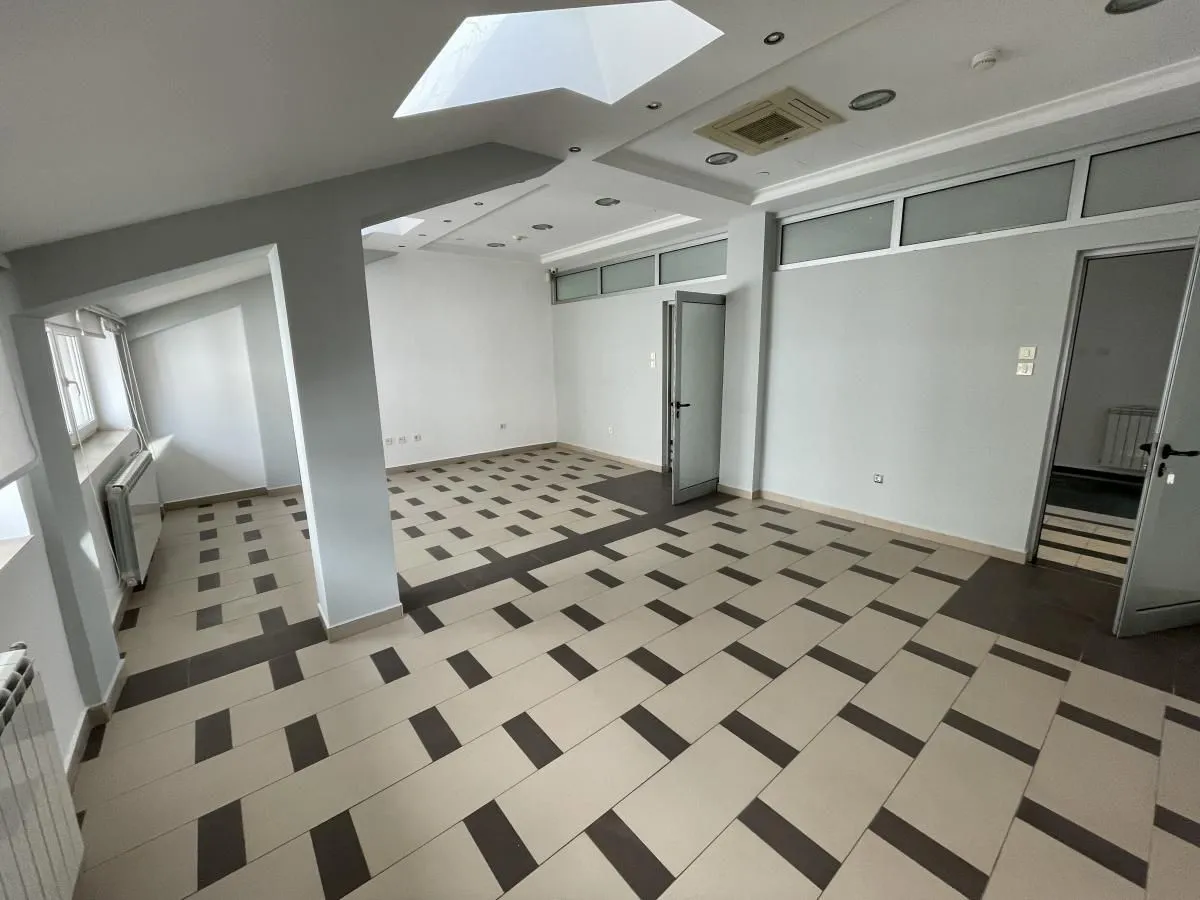 Rent, office space, 245m², Bulevar Oslobodjenja, Novi Sad Sve Podlokacije