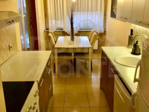 Rent, two bedroom apartment, 70m², Tivat, Crna Gora - image 2