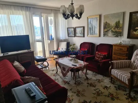 Izdavanje, trosoban stan, 78m², Stari Merkator, Novi Beograd Sve Podlokacije