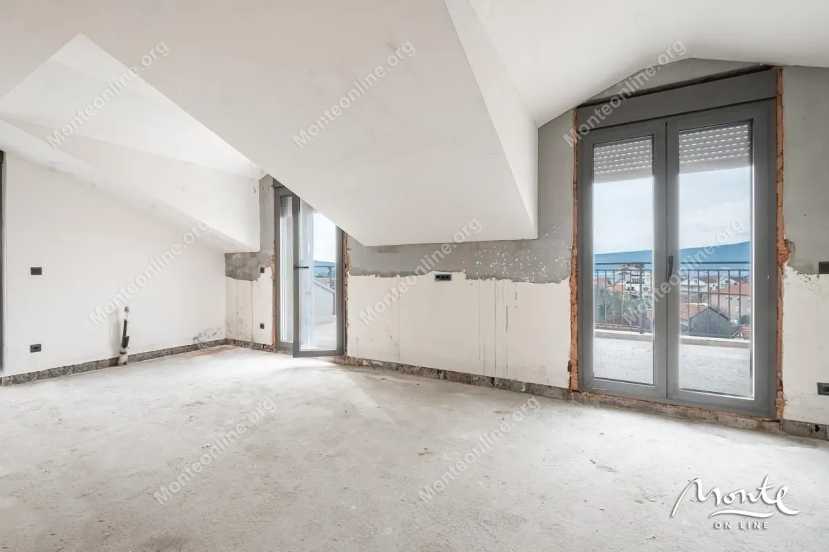 Prodaja, trosoban stan, 236m², Tivat, Crna Gora