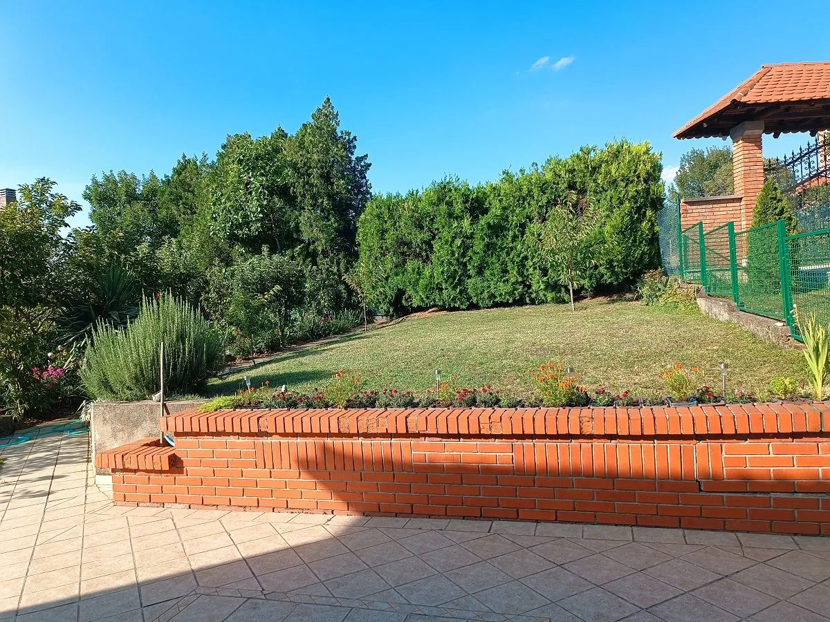 Prodaja, kuća, 330m², Aleksinac, Niš