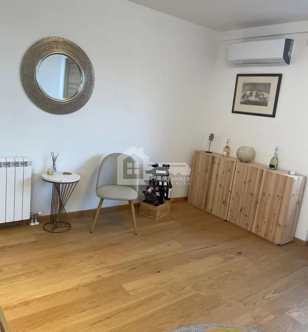 Izdavanje, trosoban stan, 63m², Palilula Sve Podlokacije, Beograd