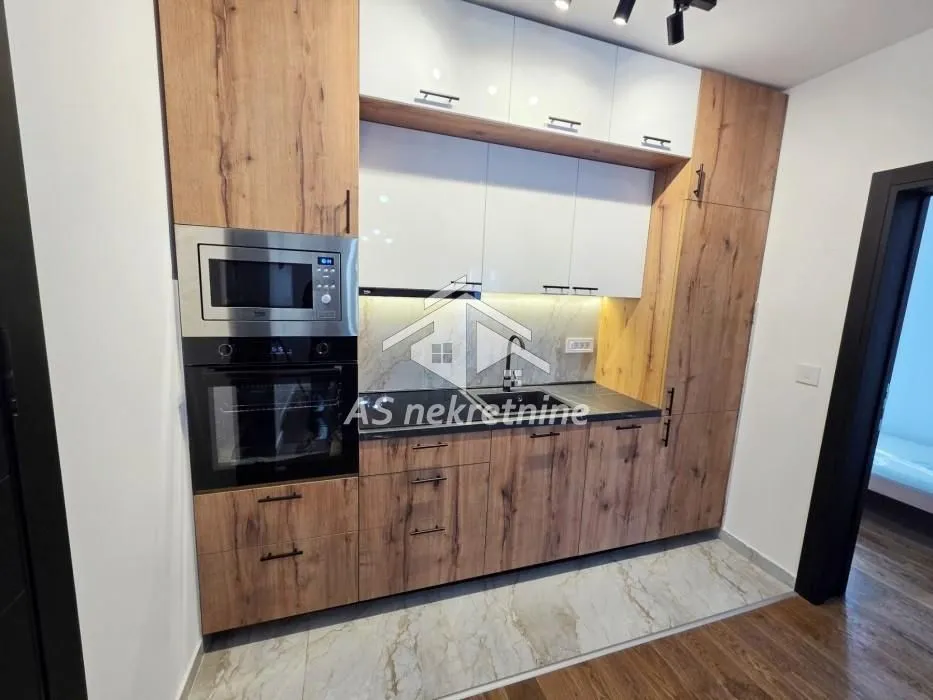 Izdavanje, stan, 61m², Cvetkova Pijaca, Zvezdara Sve Podlokacije