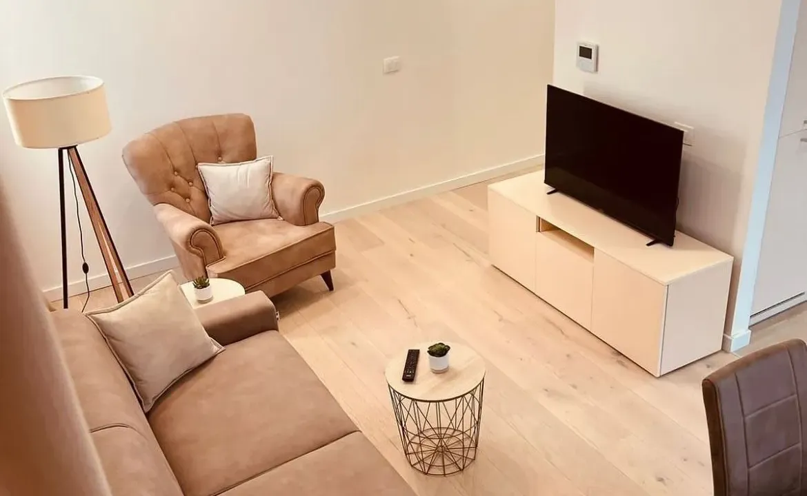 Izdavanje, jednosoban stan, 47m², Centar, Tivat