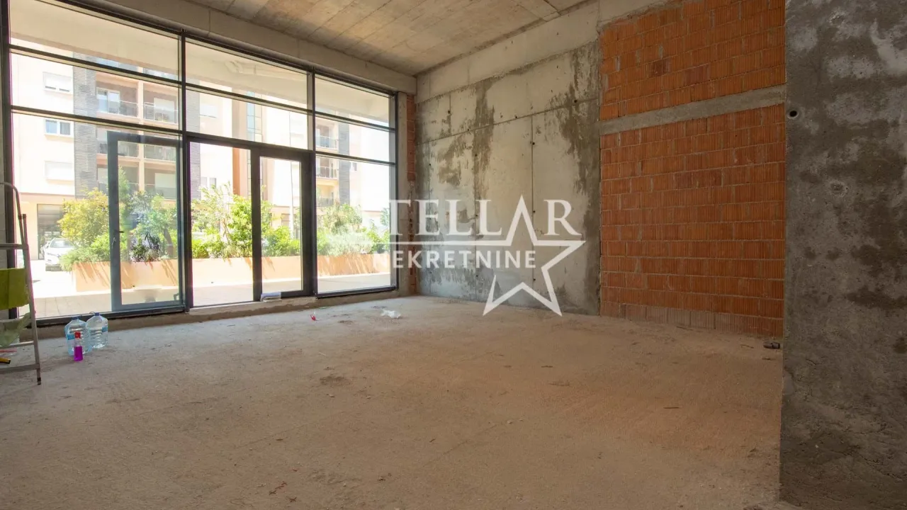 Prodaja, poslovni prostor, 42m², New City, Podgorica
