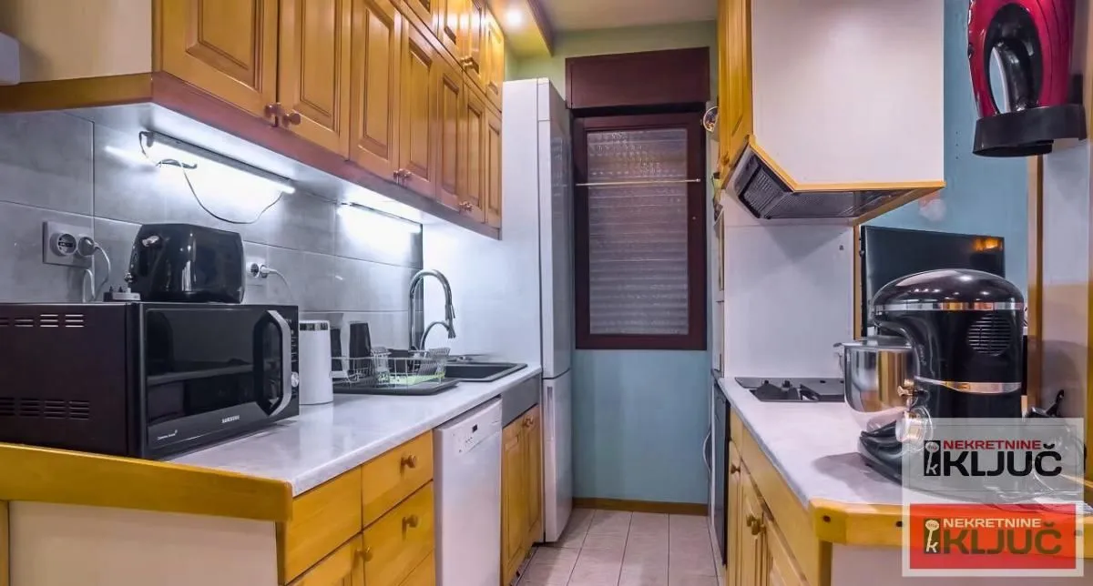 Prodaja, trosoban stan, 65m², Bulevar Oslobodjenja, Novi Sad Sve Podlokacije