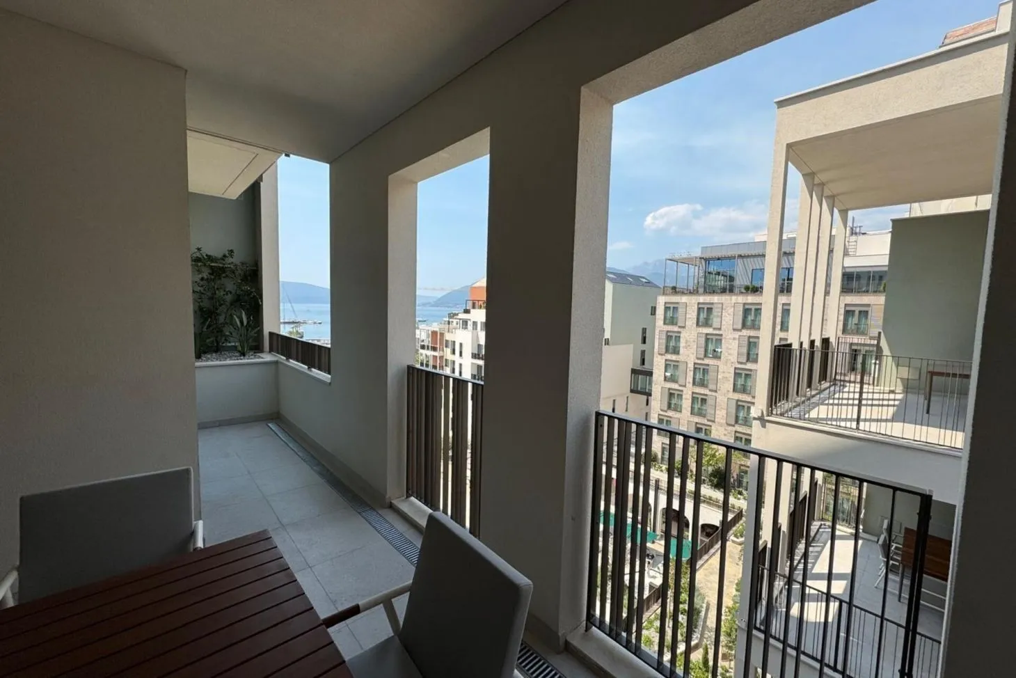 Sale, one bedroom apartment, 90m², Boka Place, Tivat