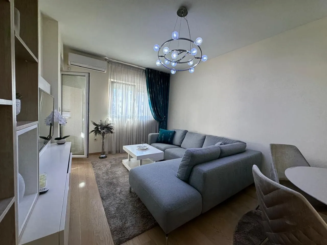 Izdavanje, dvosoban stan, 68m², City Kvart, Podgorica