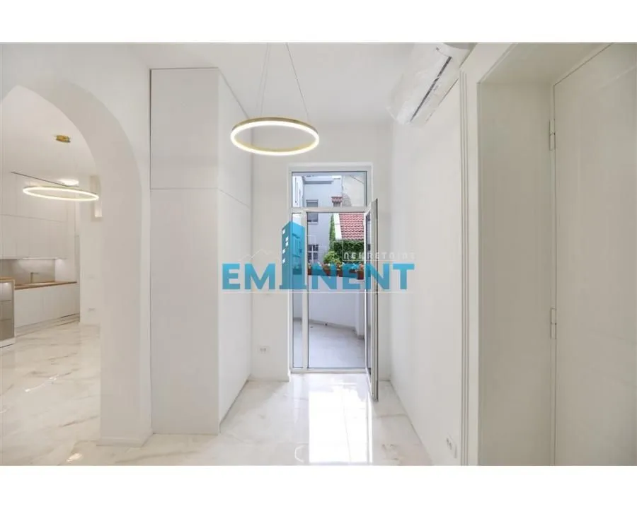 Rent, three bedroom apartment, 106m², Stari Grad, Beograd