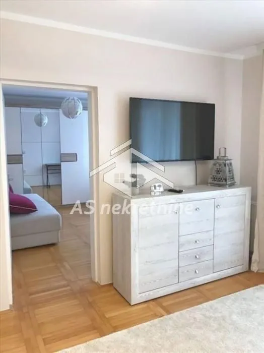 Rent, three bedroom apartment, 72m², Savski Venac, Beograd