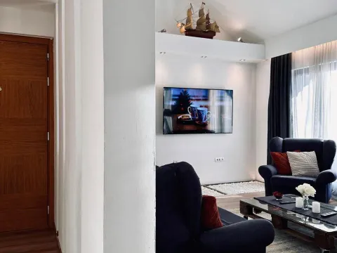 Izdavanje, trosoban stan, 130m², Tivat, Crna Gora - image 10