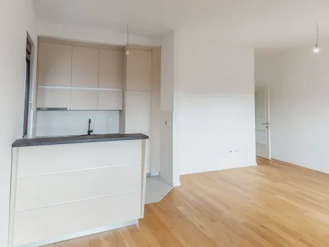 Prodaja, trosoban stan, 95m², Gornja Gorica, Podgorica - image 10