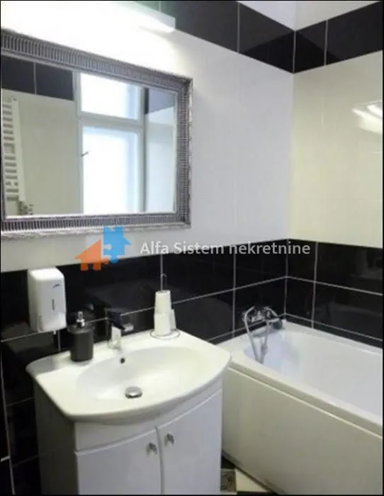 Rent, four bedroom apartment, 120m², Stari Grad, Beograd