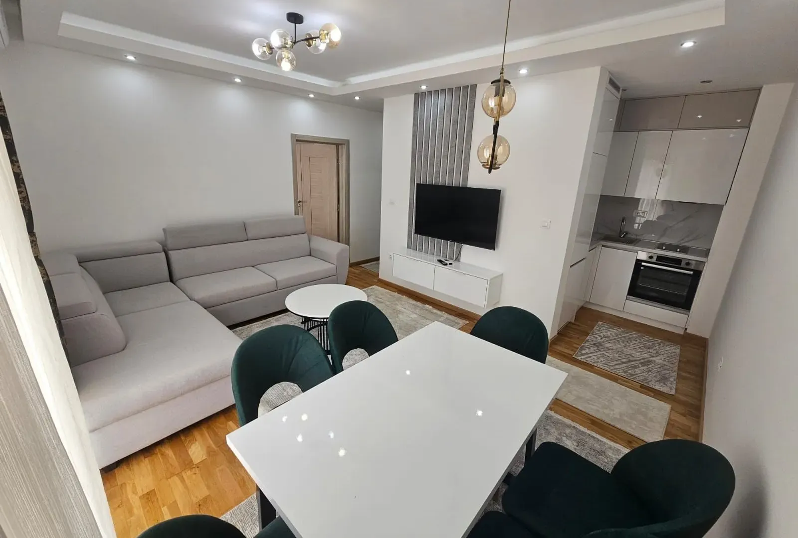 Sale, two bedroom apartment, 48m², Bečići, Budva
