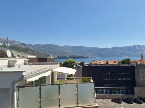 Rent, three bedroom apartment, 89m², Budva, Crna Gora - image 5