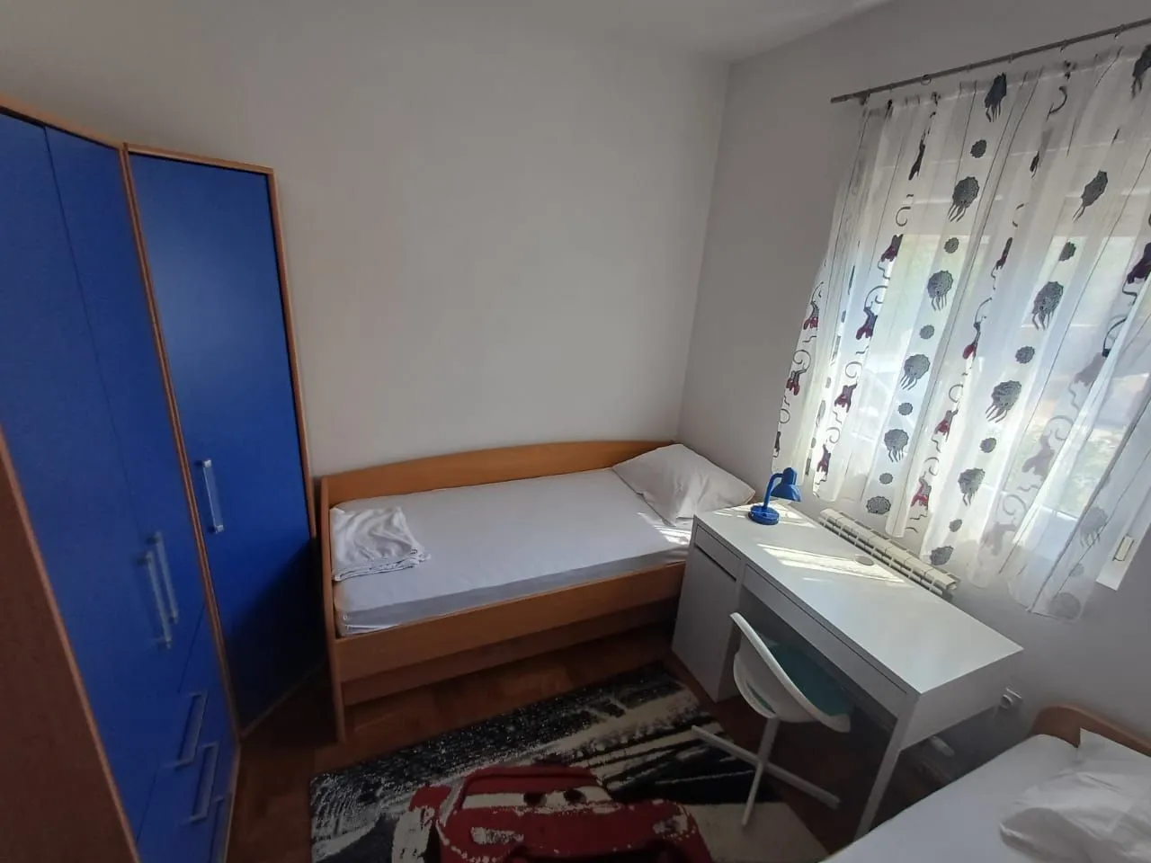 Izdavanje, trosoban stan, 95m², Zelenika, Herceg Novi