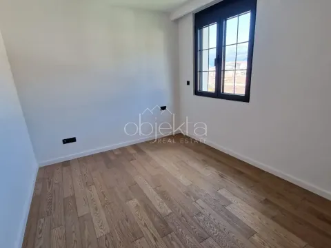 Prodaja, stan, 102m², Tivat, Crna Gora - image 4