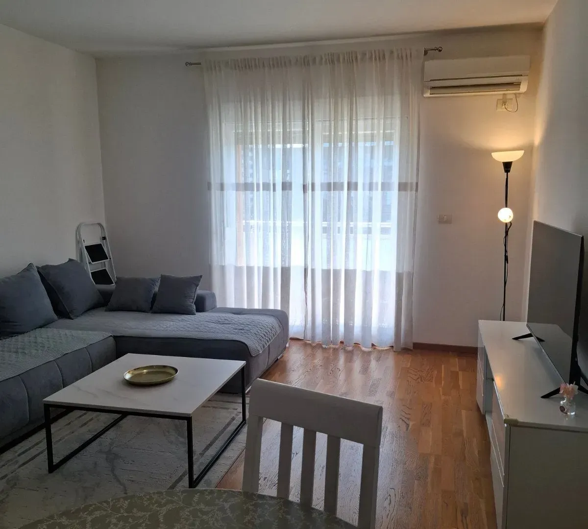 Izdavanje, jednosoban stan, 55m², City Kvart, Podgorica