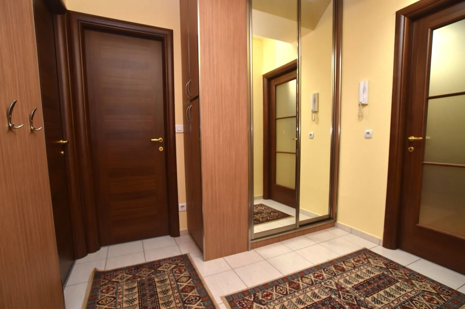 Izdavanje, trosoban stan, 75m², City Kvart, Podgorica