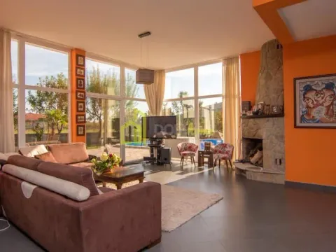 Izdavanje, kuća, 250m², Tološi, Podgorica - image 24