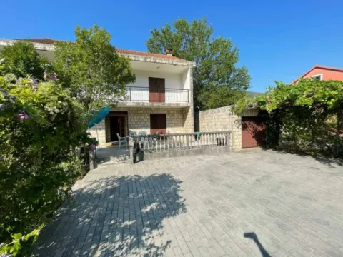 Sale, house, 250m², Lastva Grbaljska, Kotor