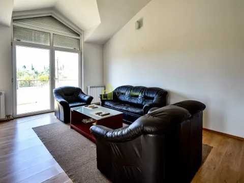 Izdavanje, kuća, 185m², Tološi, Podgorica - image 9