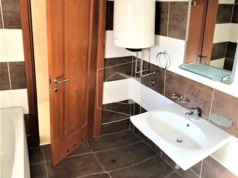 Rent, house, 220m², Konik, Podgorica - image 10