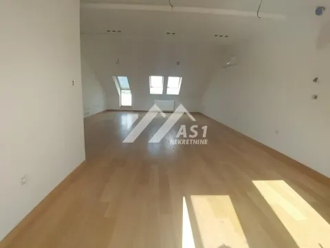 Rent, office space, 127m², Novo naselje, Novi Sad