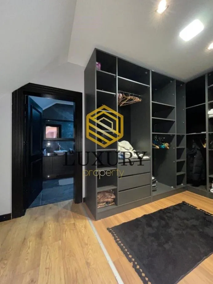 Rent, house, 380m², Zeta, Podgorica