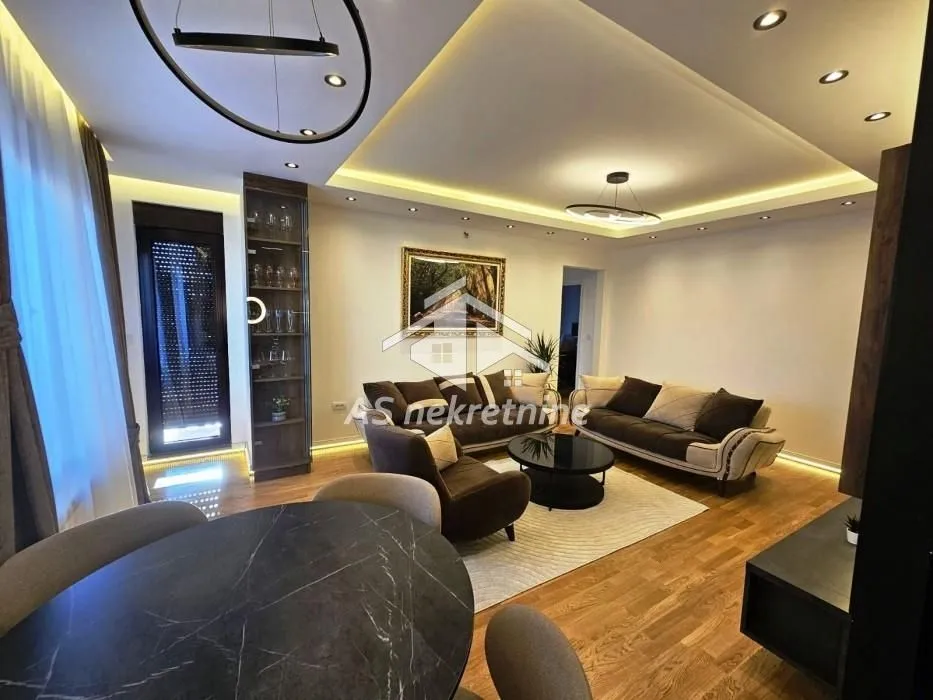 Izdavanje, trosoban stan, 74m², Lekino Brdo, Voždovac Sve Podlokacije