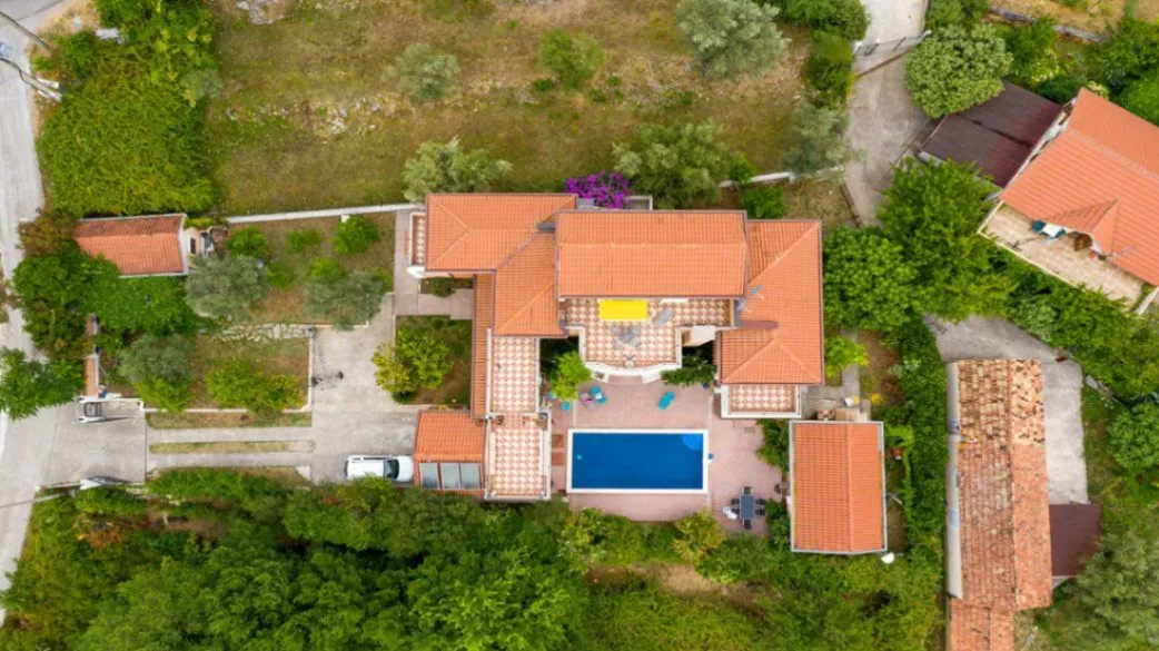 Prodaja, kuća, 450m², Kavač, Kotor