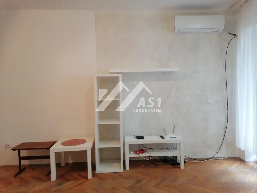 Izdavanje, jednosoban stan, 34m², Grbavica, Novi Sad Sve Podlokacije