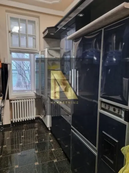Rent, office space, 420m², Centar, Novi Sad