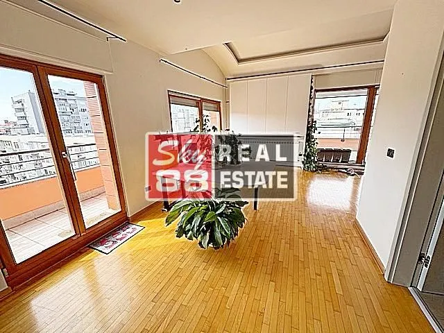 Izdavanje, stan, 415m², Vračar Sve Podlokacije, Beograd