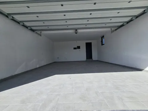 Rent, house, 434m², Farmaci, Podgorica - image 23