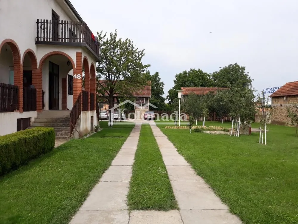 Sale, house, 377m², Centar, Inđija