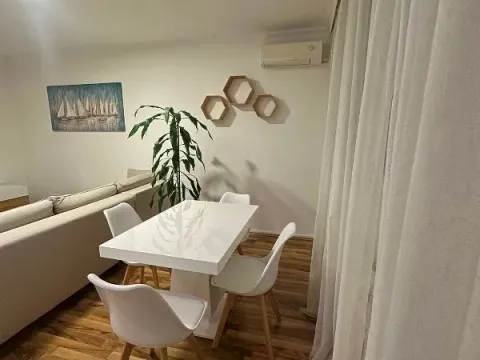 Izdavanje, dvosoban stan, 50m², Kanarevo Brdo, Beograd - image 5
