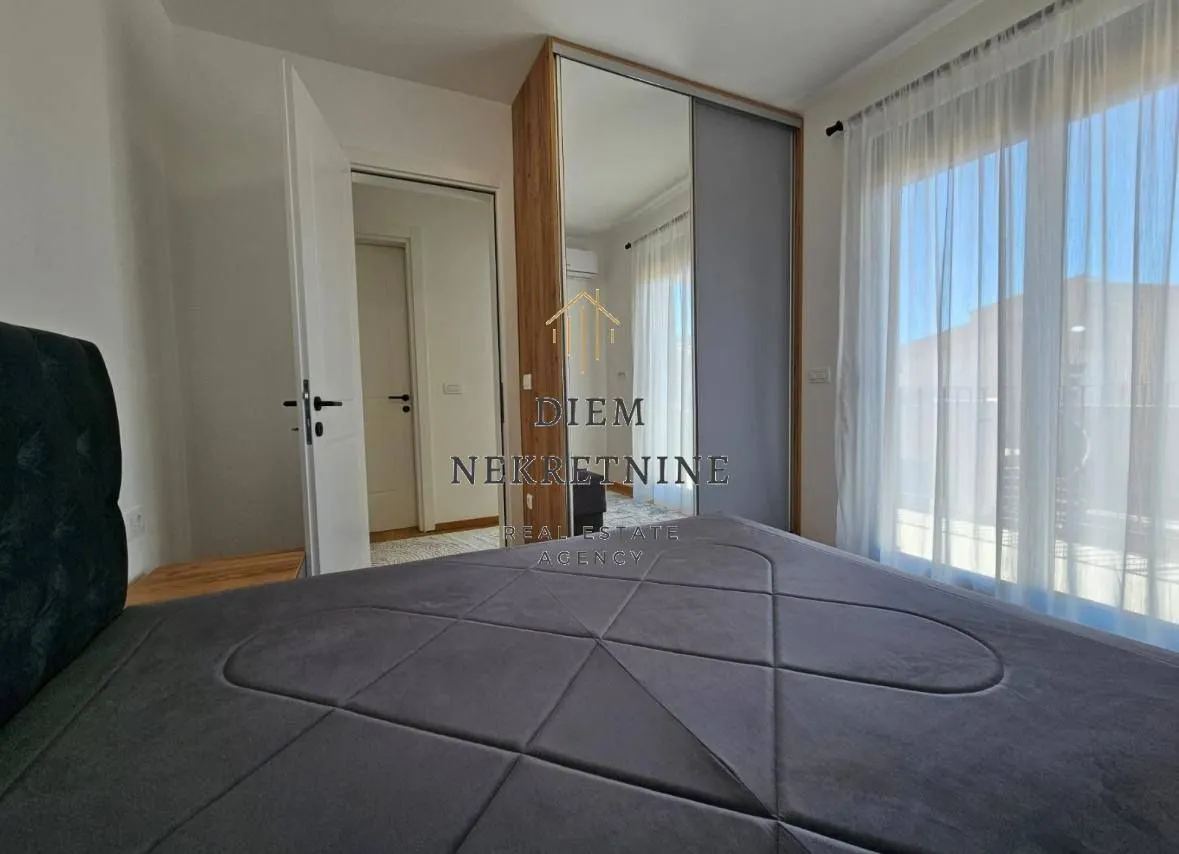Rent, two bedroom apartment, 55m², Centar, Bar