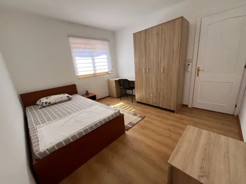Rent, house, 200m², Tološi, Podgorica - image 7