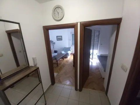 Rent, one bedroom apartment, 33m², Blok 9, Podgorica - image 4