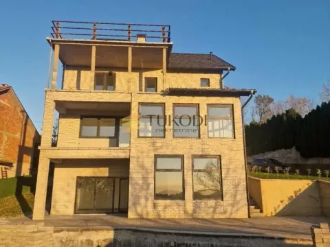 Prodaja, kuća, 550m², Sremska Kamenica, Petrovaradin - image 1
