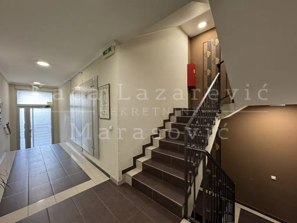 Prodaja, trosoban stan, 117m², Crveni Krst, Beograd