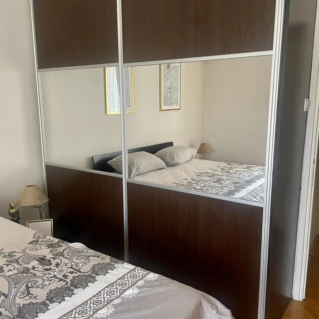 Izdavanje, dvosoban stan, 85m², Centar, Podgorica