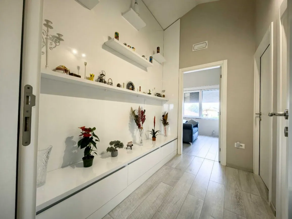 Rent, house, 260m², Donja Gorica, Podgorica