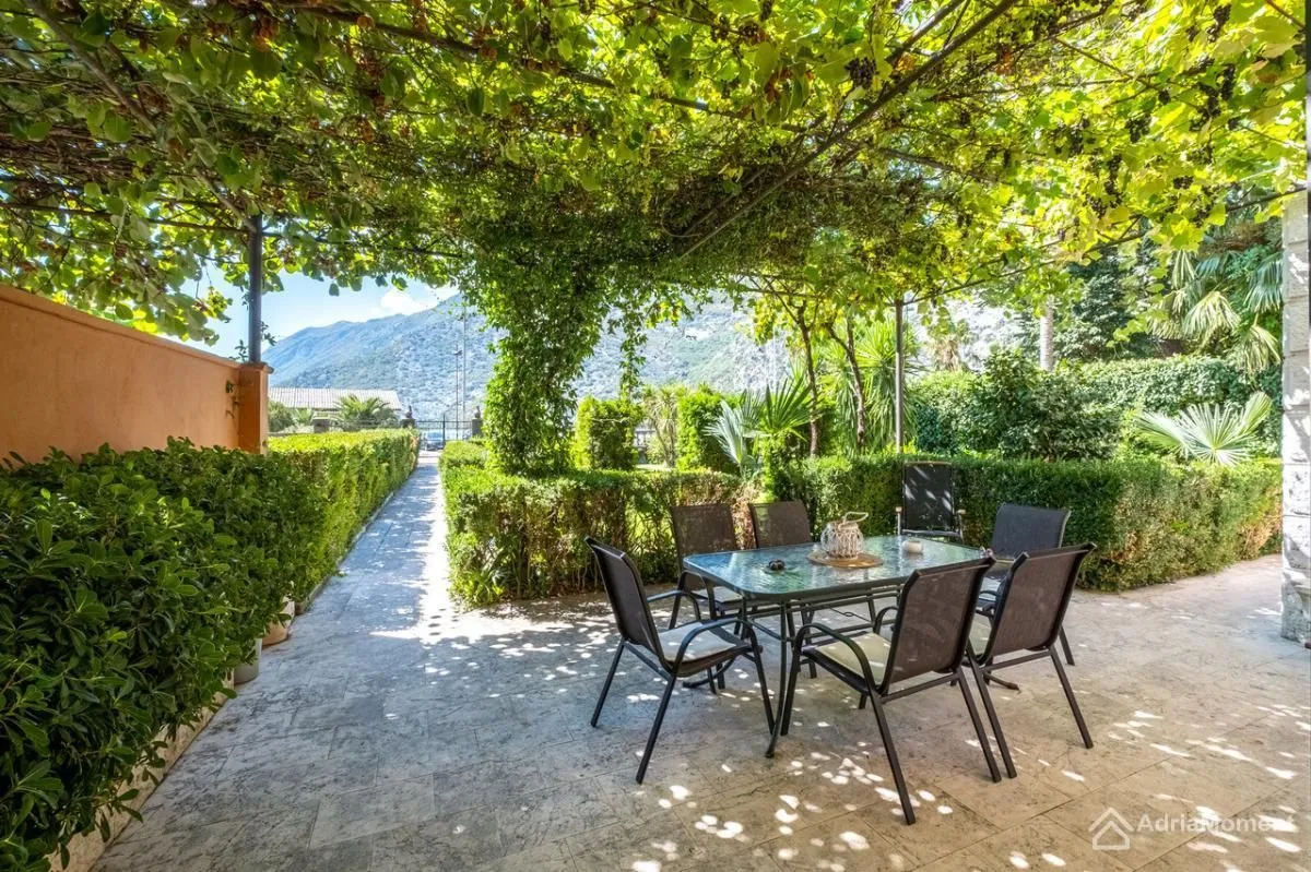 Sale, house, 112m², Risan, Kotor