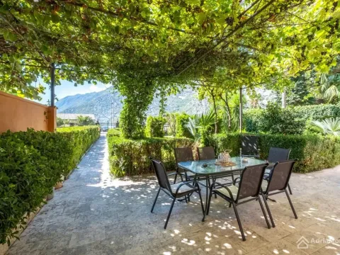 Prodaja, kuća, 112m², Risan, Kotor - image 4