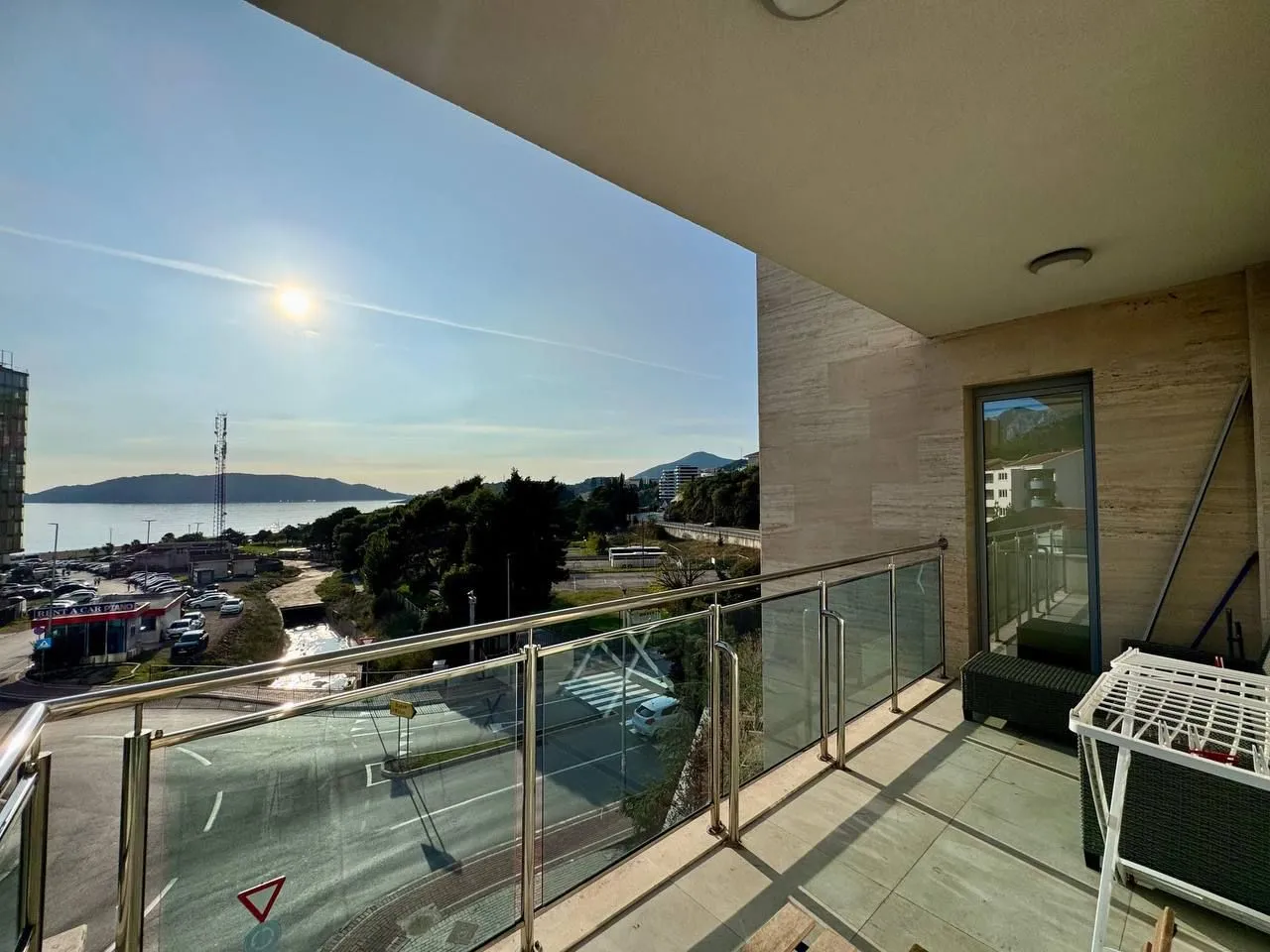 Rent, two bedroom apartment, 89m², Bečići, Budva