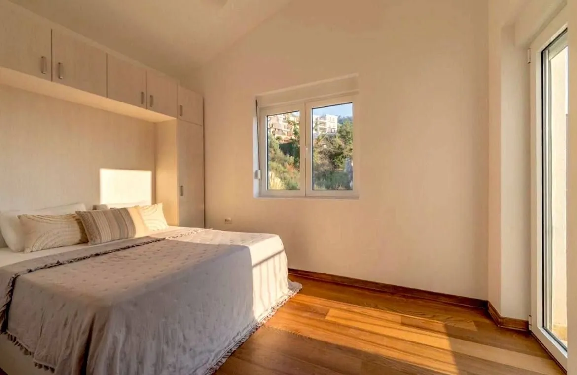 Rent, two bedroom apartment, 60m², Pržno, Budva