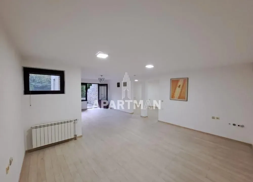 Izdavanje, poslovni prostor, 70m², Savski Venac, Beograd