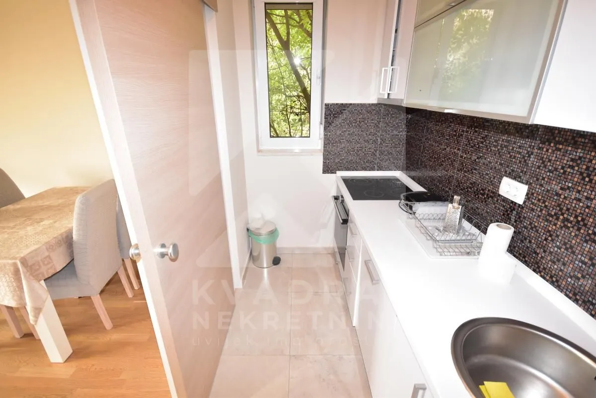 Izdavanje, dvosoban stan, 65m², Malo Brdo, Podgorica
